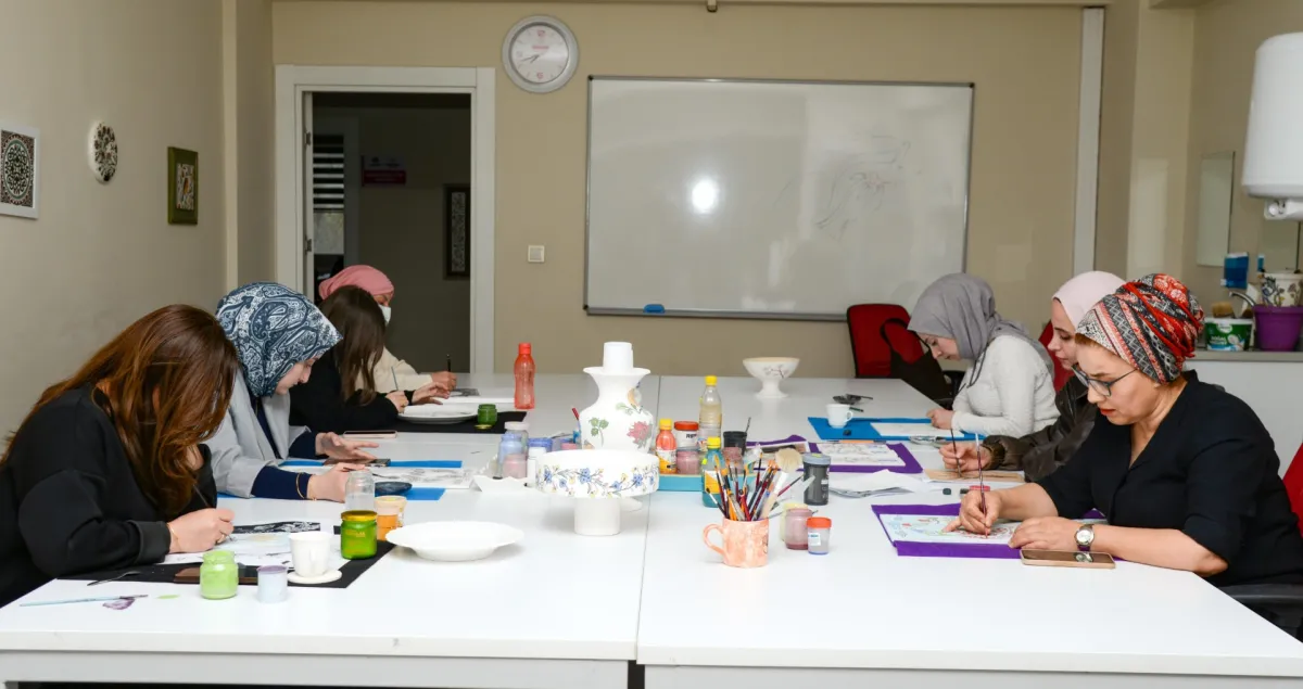 DİSMEK, Diyarbakırlı Kadınlara Hem Mesleki Beceri Hem Sosyal Köprüler Sunuyor