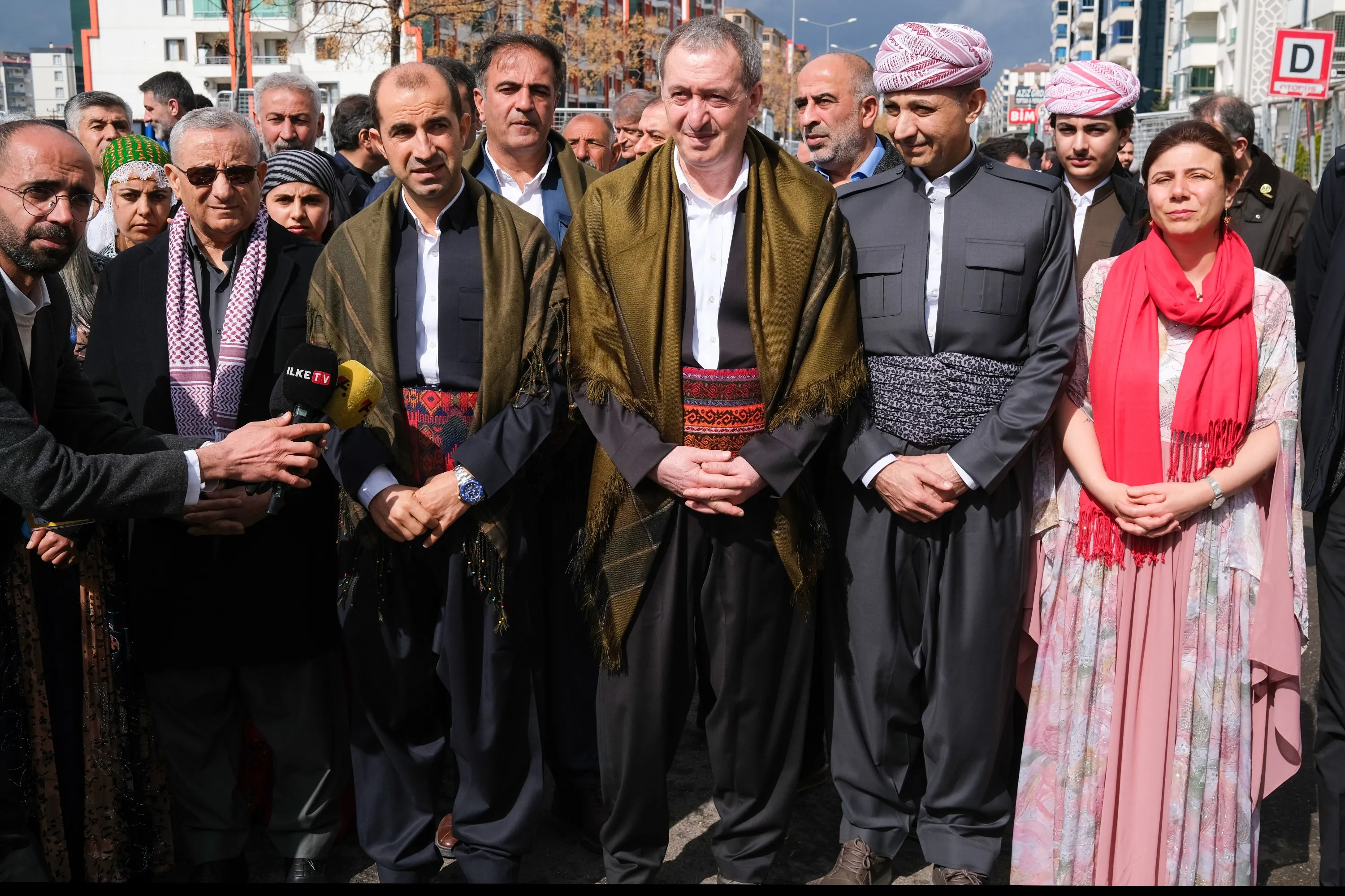 Diyarbakır'da Yüz Binlerin Katılımıyla Newroz Coşkusu Yaşandı - Kare 11