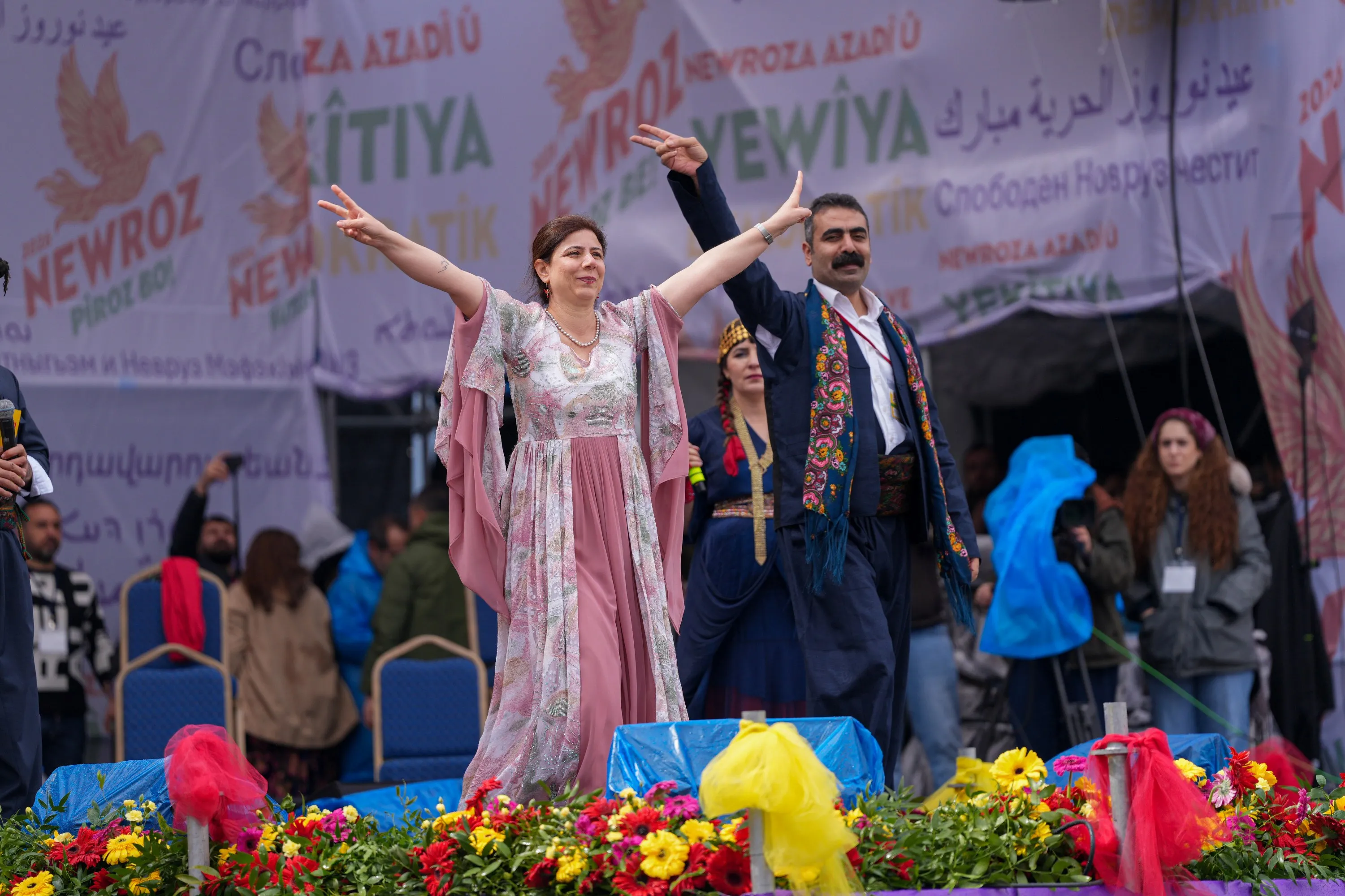 Diyarbakır'da Yüz Binlerin Katılımıyla Newroz Coşkusu Yaşandı - Kare 13