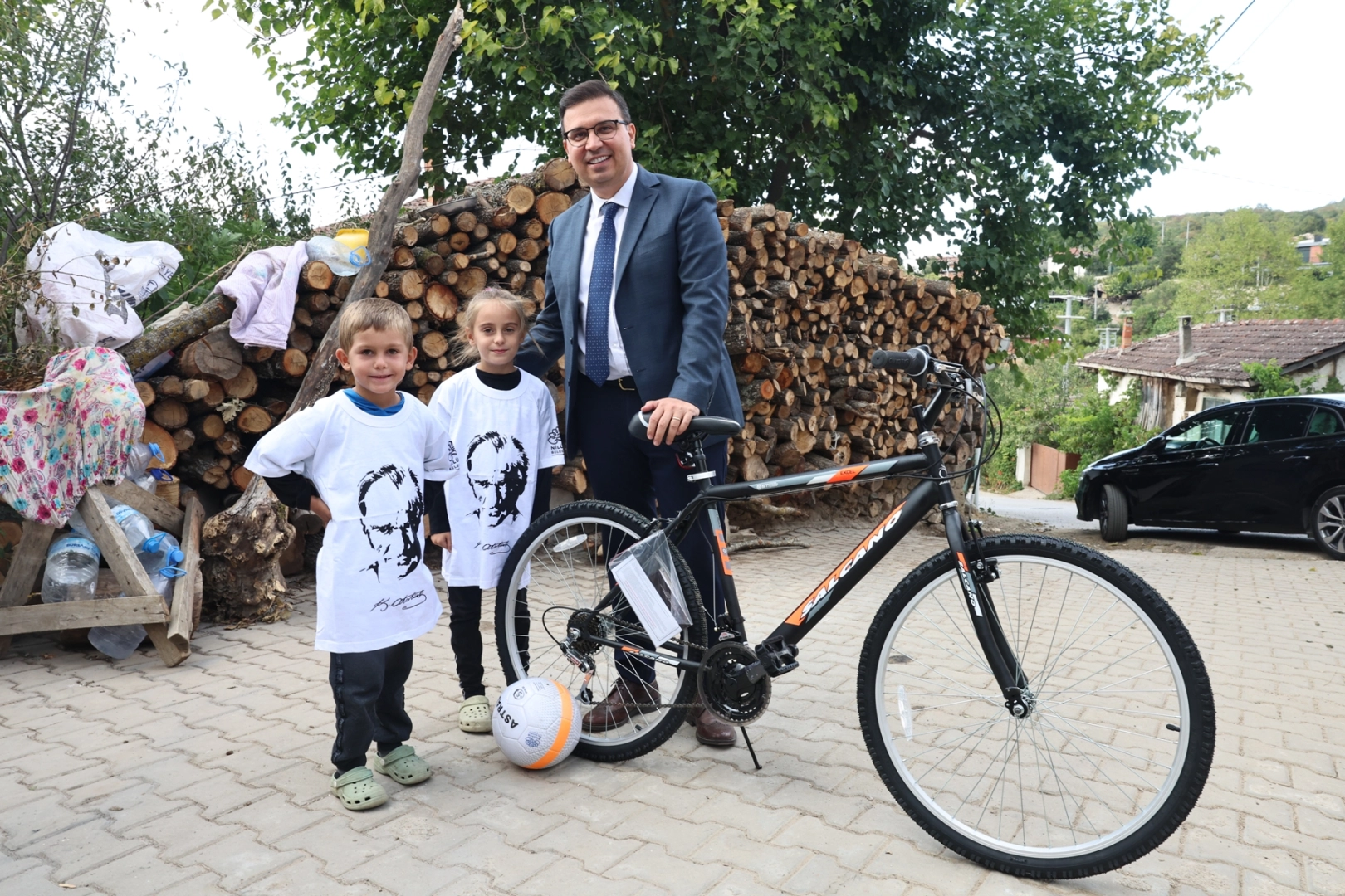 Bursa Nilüfer'den minik Hamza’ya bisiklet sürprizi